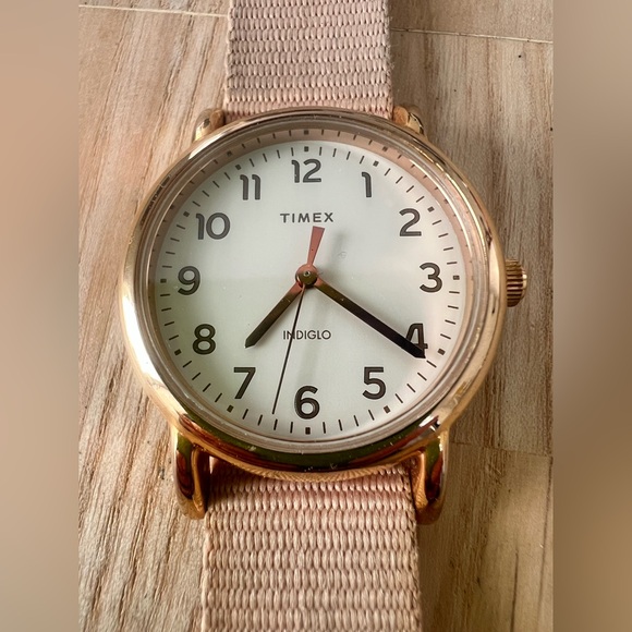 Timex ladies rose gold tone weekender pink nylon strap watch NEW BATTERY - Picture 1 of 9